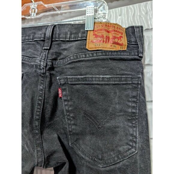 Levi Strauss & Co. Men's Black Mid-Rise Distressed 511 Jeans Size 31 x 32 - Picture 4 of 8